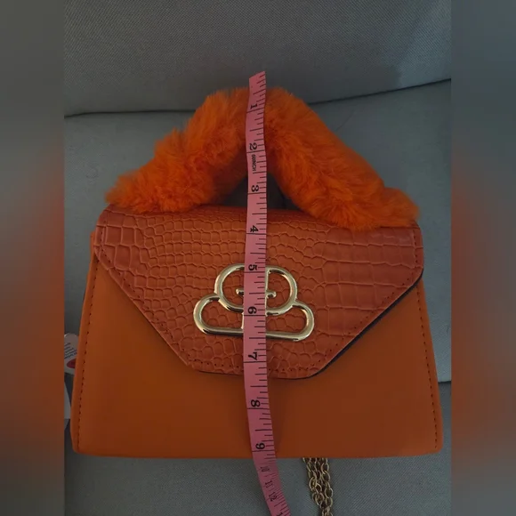 Chic Orange Croc-Embossed Crossbody Bag with Gold Chain - Picture 6 of 6